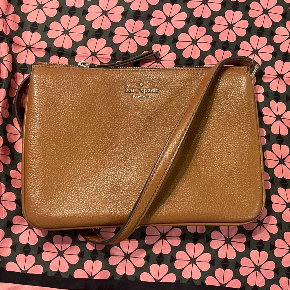 Kate Spade Leila Triple Gusset Crossbody π - Picture 3 of 12